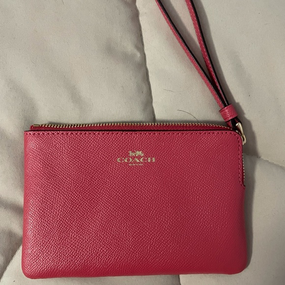 Coach Handbags - CORNER ZIP WRISTLET (COACH 58032)
IM/POPPY